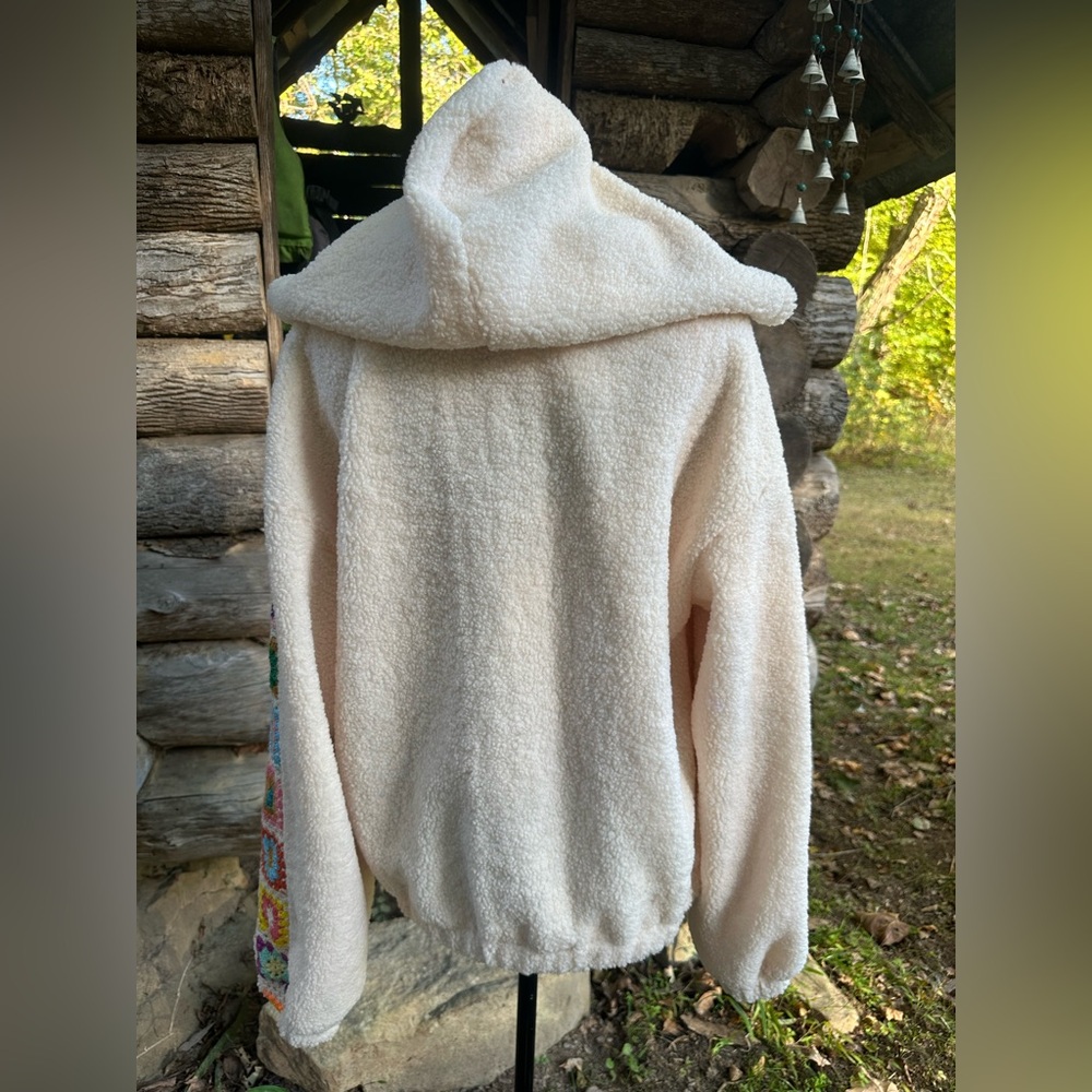 NWT Sherpa and Crochet Hooded Jacket Size M - Picture 6 of 9